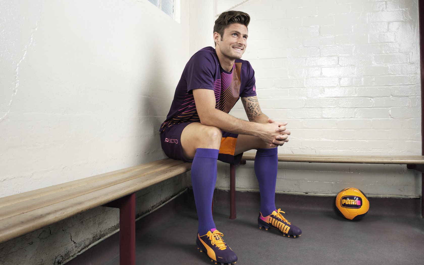 开云综合服务-亚洲足球预选赛战况激烈，多个队伍提前出线，2022年亚洲足球预选赛